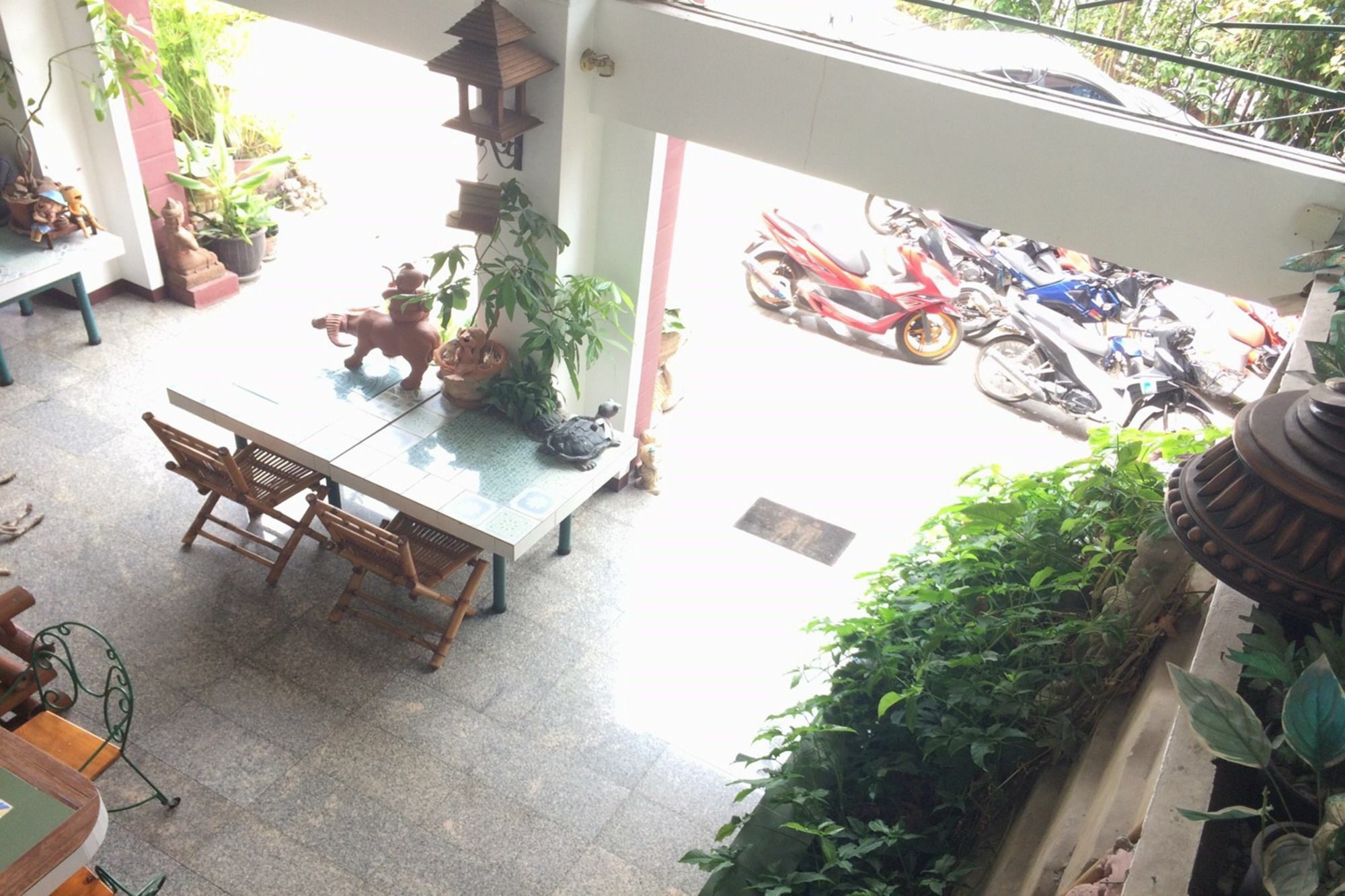Baan Khun Mae Apartment Bangkok Exterior photo